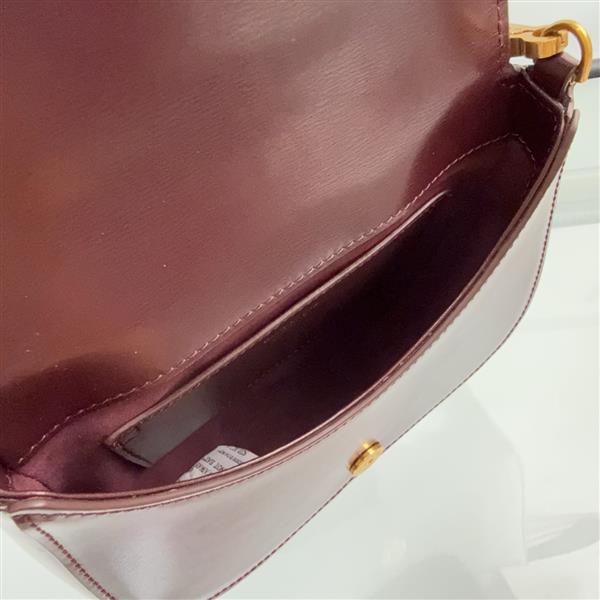 2026224192626369 800